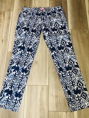 Lilly Pulitzer Pants SZ 4 Blue White Ikat Print Straight Leg Cotton Stretch